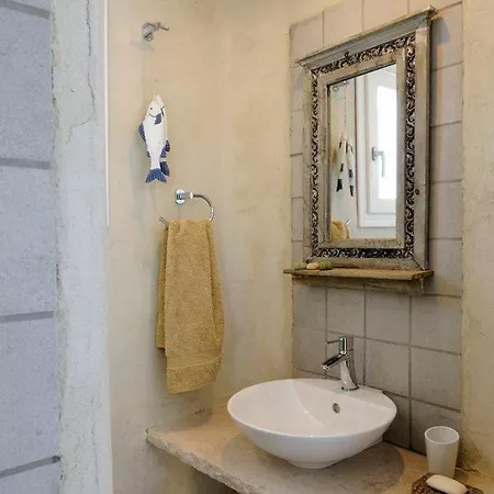 Paros Sleeps 17 Pool Air Con Villa *