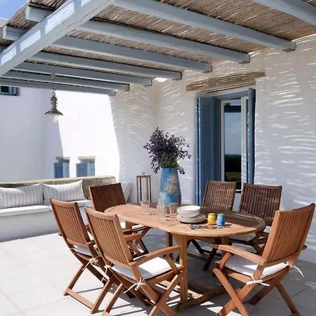 别墅 Paros Sleeps 17 Pool Air Con