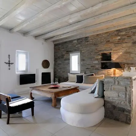 别墅 Paros Sleeps 17 Pool Air Con