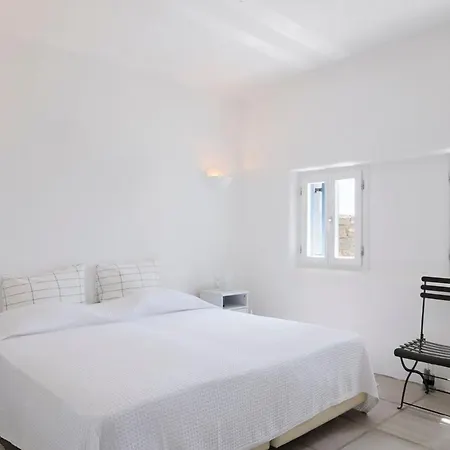别墅 Paros Sleeps 17 Pool Air Con