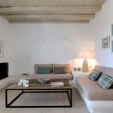 别墅 Paros Sleeps 17 Pool Air Con